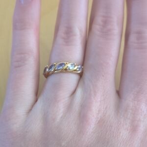 Elegant Gold and Tanzanite Women's Ring Size 7